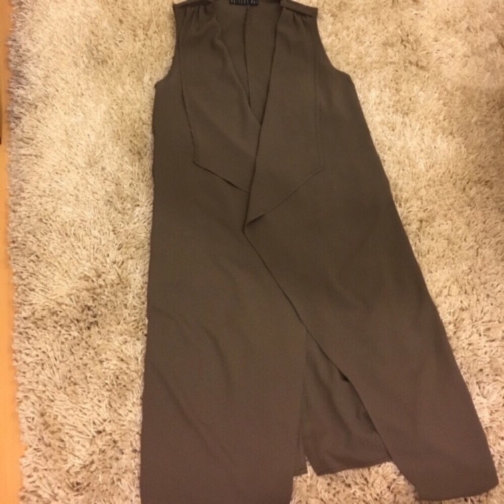 Potter's Pot Long Flowy Sleeveless Green Vest